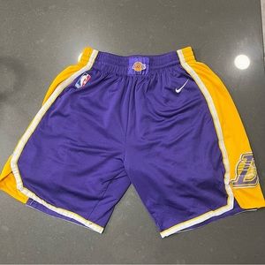 Los Angeles Lakers shorts Nike size small very comfortable NBA Basketball